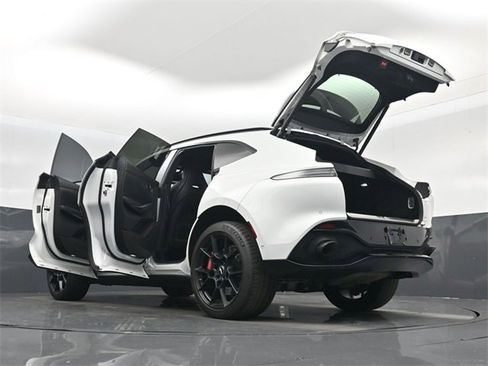 Used 2021 Aston Martin DBX image 53