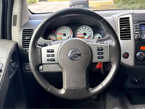 Used 2019 Nissan Frontier PRO-4X image 13