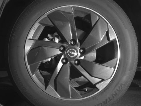 Used 2025 Nissan Rogue SV AWD/4WD image 12