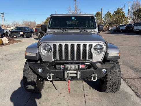 Used 2018 Jeep Wrangler Unlimited Sahara image 9