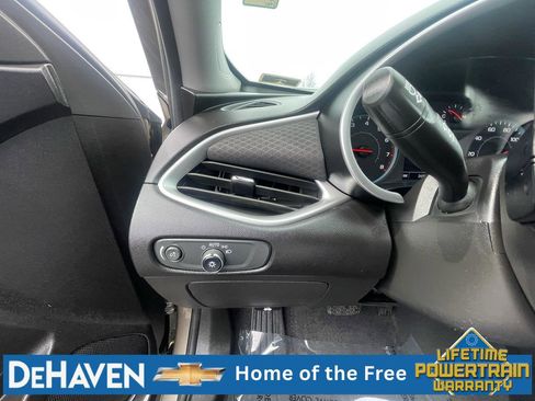 Used 2022 Chevrolet Malibu LT FWD image 16