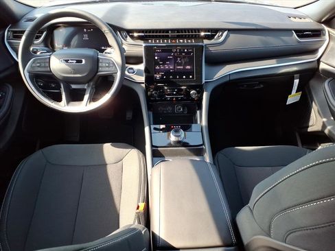 New 2025 Jeep Grand Cherokee L Laredo w/ Luxury Tech Group I image 9