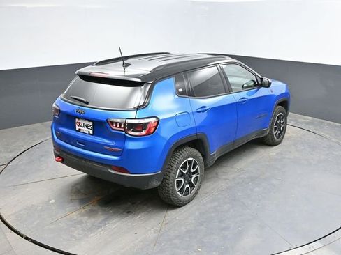 Used 2025 Jeep Compass Trailhawk AWD/4WD image 40
