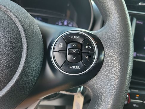 Used 2022 Kia Soul LX FWD image 12