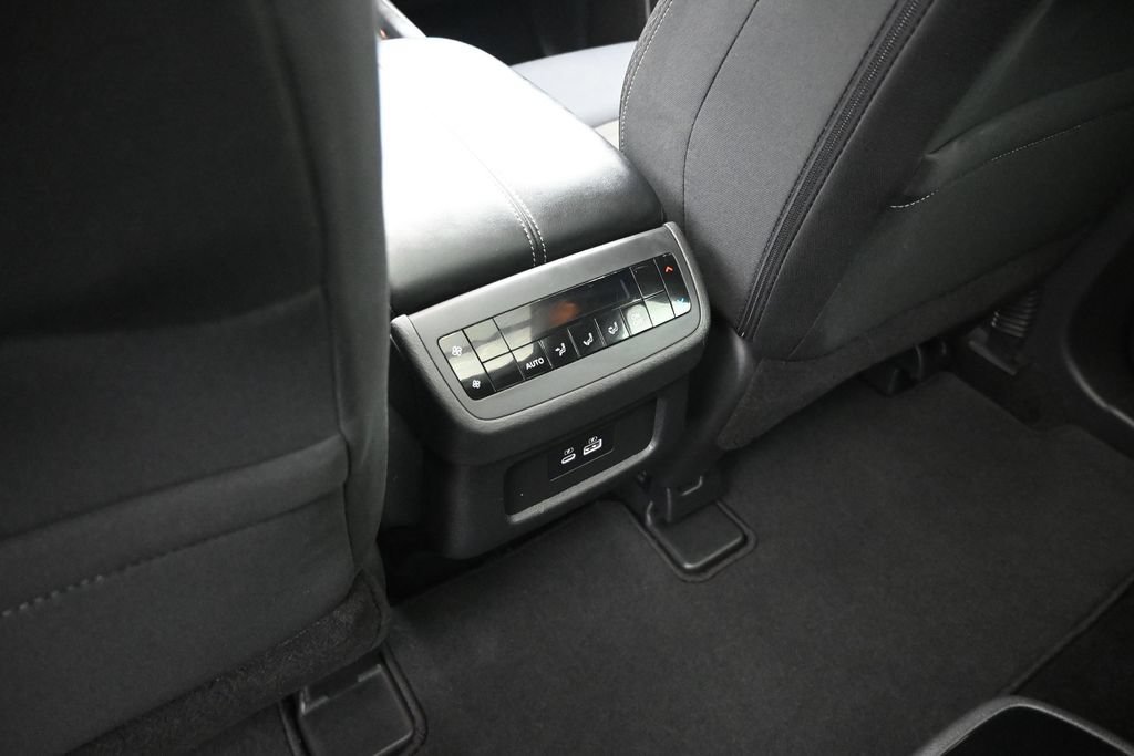 Used 2025 Nissan Pathfinder SV w/ SV Premium Package AWD/4WD image 22