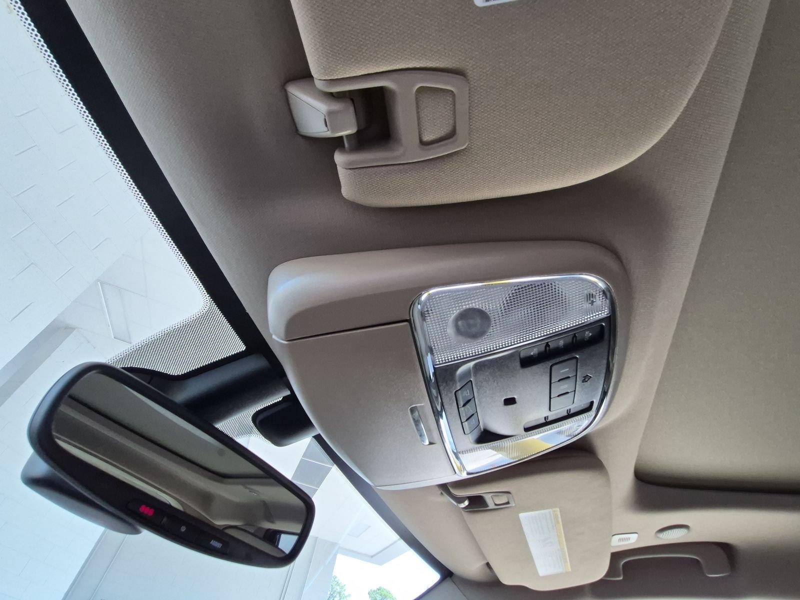 Used 2021 Jeep Grand Cherokee Overland AWD/4WD image 25