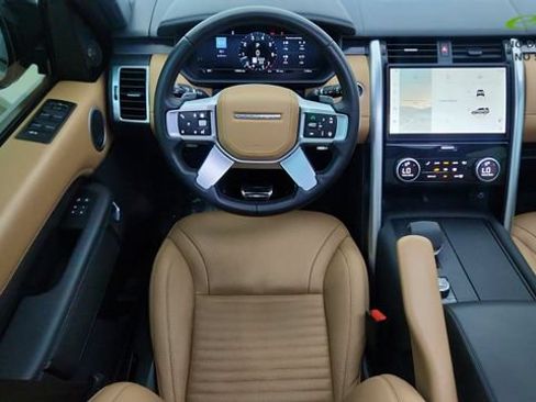 Used 2024 Land Rover Discovery Metropolitan Edition AWD/4WD image 50