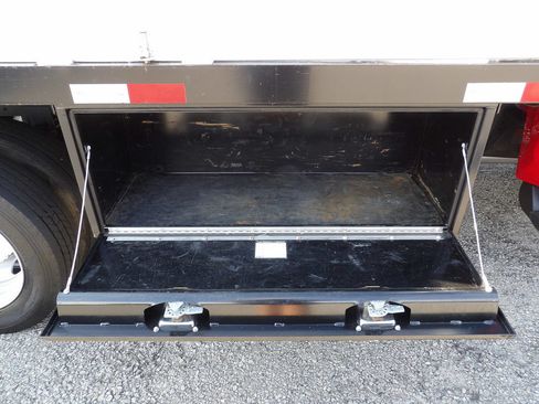 Used 2021 RAM 5500 Tradesman w/ Chrome Appearance Group RWD image 52
