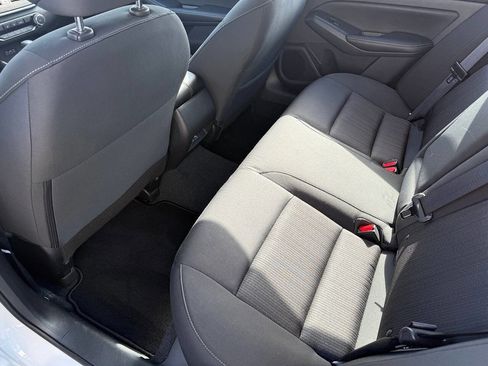 Used 2025 Nissan Altima 2.5 SV FWD image 11