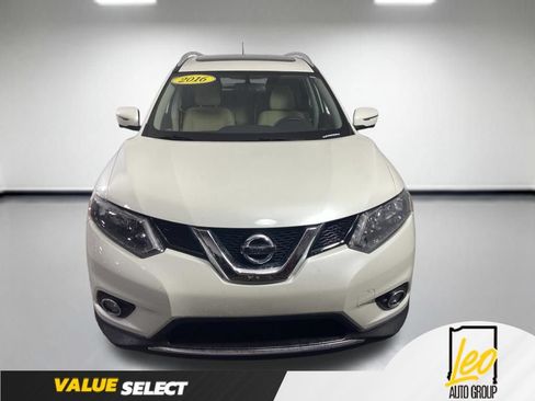Used 2016 Nissan Rogue SV w/ SV Premium Package AWD/4WD image 9