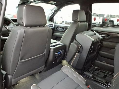 New 2026 GMC Yukon XL Elevation image 15