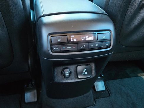 Used 2022 Hyundai Palisade SEL w/ Premium Package image 18