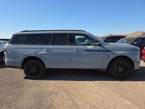 New 2026 Lincoln Navigator L Reserve w/ Jet Appearance Package image 5