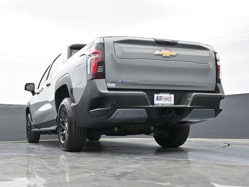 New 2025 Chevrolet Silverado EV LT image 45