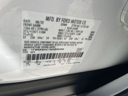 Used 2022 Ford Explorer Platinum w/ Equipment Group 601A AWD/4WD image 36