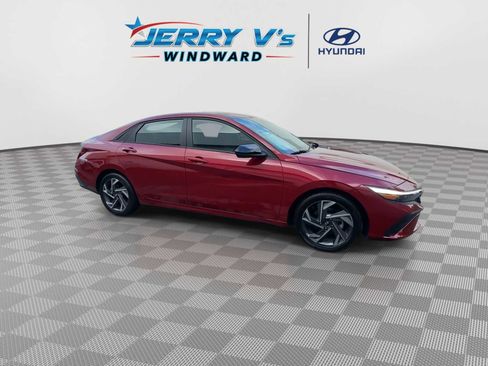 Used 2025 Hyundai Elantra Sport image 9