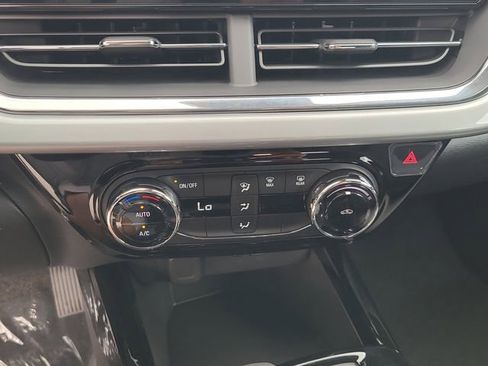 New 2026 Chevrolet Trax LT image 33