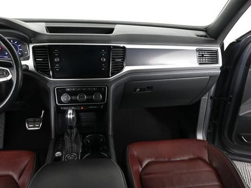 Certified 2022 Volkswagen Atlas Cross Sport SEL Premium R-Line image 19