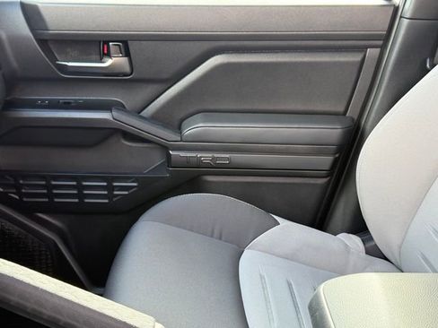 Used 2025 Toyota Tacoma TRD Off-Road image 10
