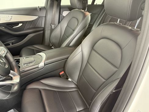 Used 2022 Mercedes-Benz GLC 300 4MATIC image 16