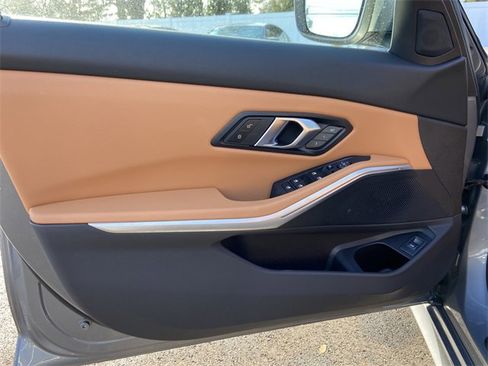 Used 2025 BMW 330i xDrive Sedan w/ Convenience Package image 21