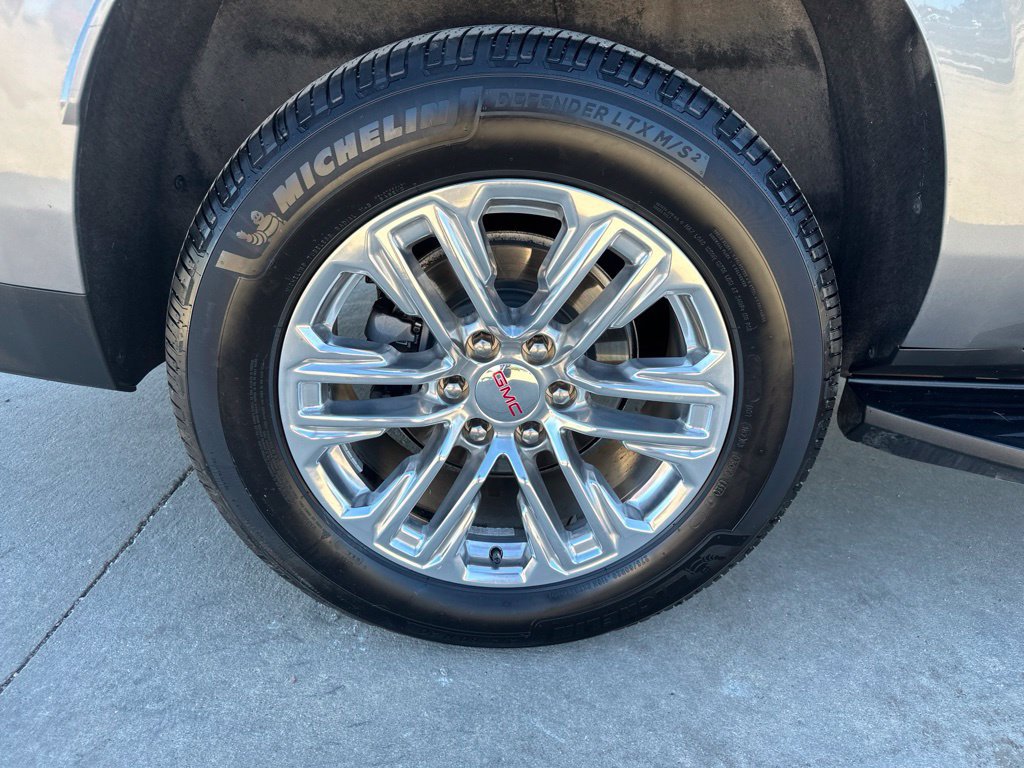 Certified 2021 GMC Yukon XL SLT w/ SLT Premium Package AWD/4WD image 45
