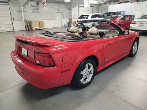 Used 2004 Ford Mustang Deluxe Convertible 2D image 8
