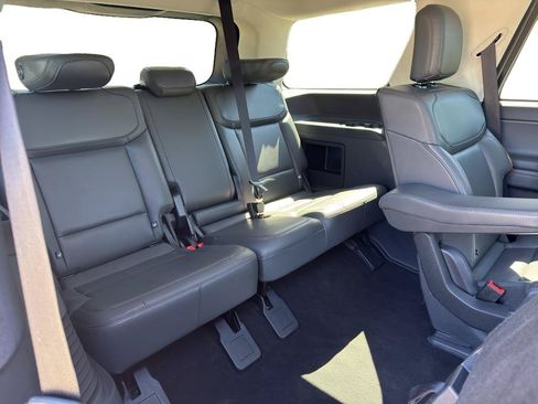 Used 2025 Ford Expedition Active AWD/4WD image 8
