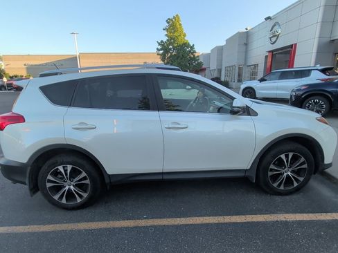 Used 2015 Toyota RAV4 Limited AWD/4WD image 2