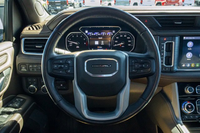 Used 2021 GMC Yukon Denali w/ Denali Ultimate Package AWD/4WD image 24