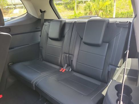 Used 2023 Volkswagen Atlas SE FWD image 11