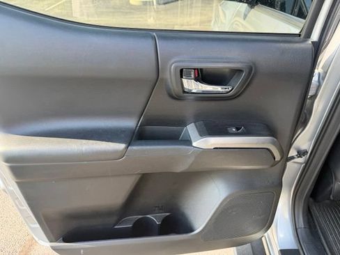 Used 2018 Toyota Tacoma Limited AWD/4WD image 17