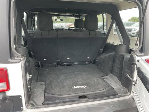 Used 2016 Jeep Wrangler Unlimited Sport image 10