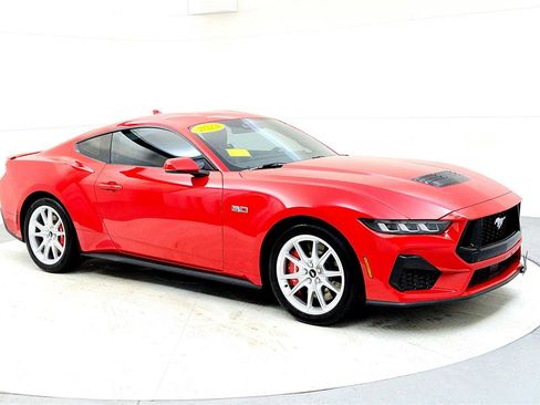 Used 2024 Ford Mustang GT Premium image 7