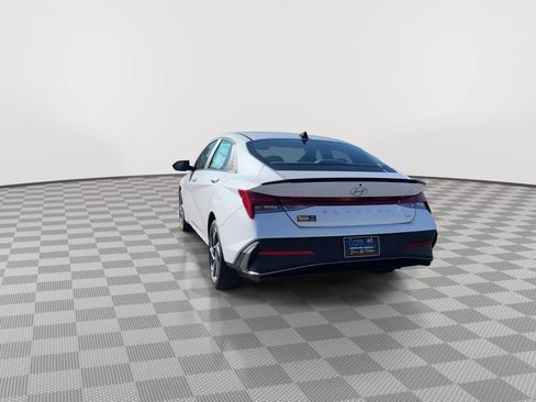 New 2025 Hyundai Elantra SEL image 32