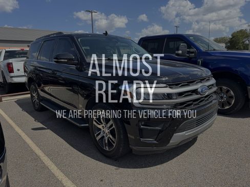 Used 2023 Ford Expedition XLT RWD image 5