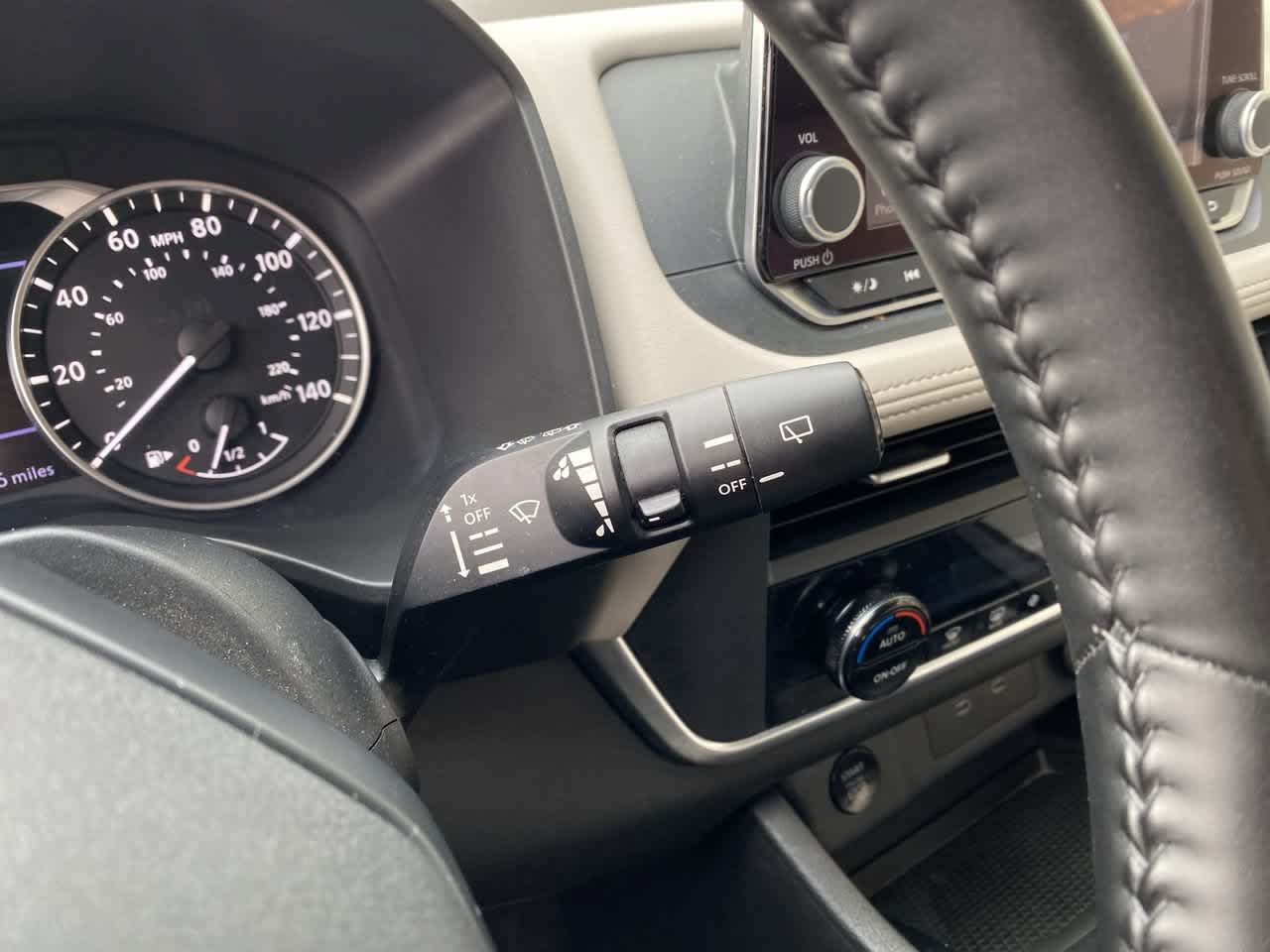 Used 2025 Nissan Rogue SV AWD/4WD image 21