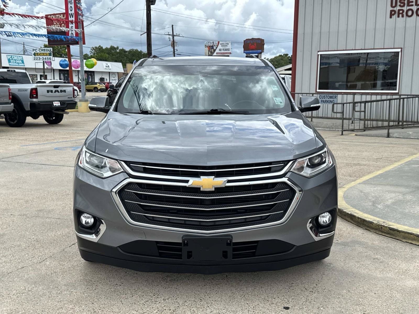 Used 2019 Chevrolet Traverse LT w/ LPO, Floor Liner Package FWD image 2