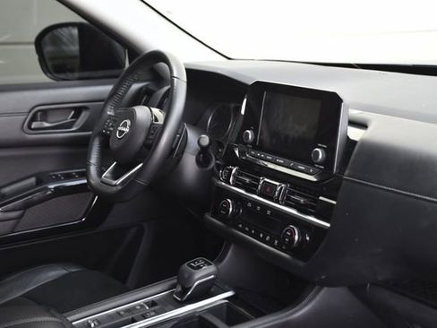 Used 2023 Nissan Pathfinder SV FWD image 30