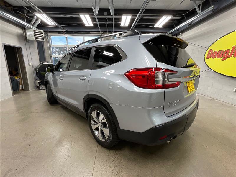 Used 2023 Subaru Ascent Premium w/ Convenience Package AWD/4WD image 3
