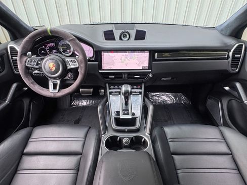 Used 2021 Porsche Cayenne Turbo S AWD/4WD image 13