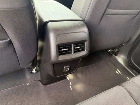 Used 2019 Chevrolet Equinox LT FWD image 29