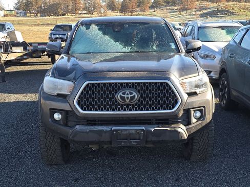 Used 2018 Toyota Tacoma TRD Off-Road image 4