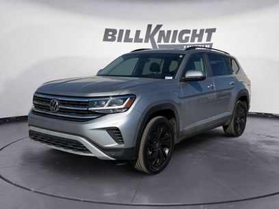 Used 2022 Volkswagen Atlas SE w/ Black Wheel Package