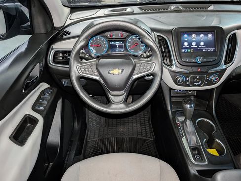 Used 2020 Chevrolet Equinox LS image 3