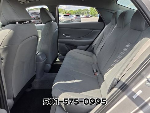 Used 2023 Hyundai Elantra SEL w/ Convenience Package FWD image 11