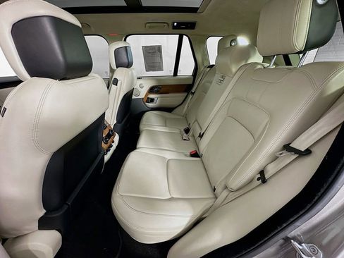 Used 2019 Land Rover Range Rover HSE image 33