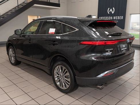 Used 2021 Toyota Venza XLE w/ Softex Package image 18