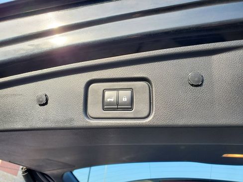 Used 2023 Nissan Pathfinder SL image 9