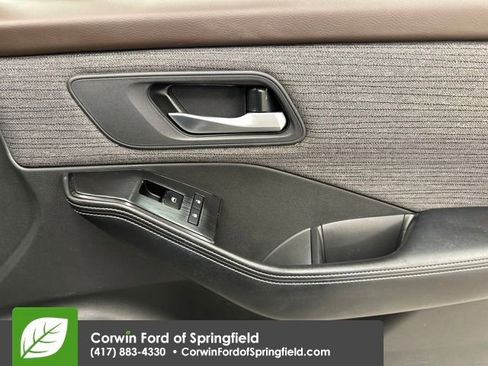 Used 2021 Nissan Rogue SV image 18